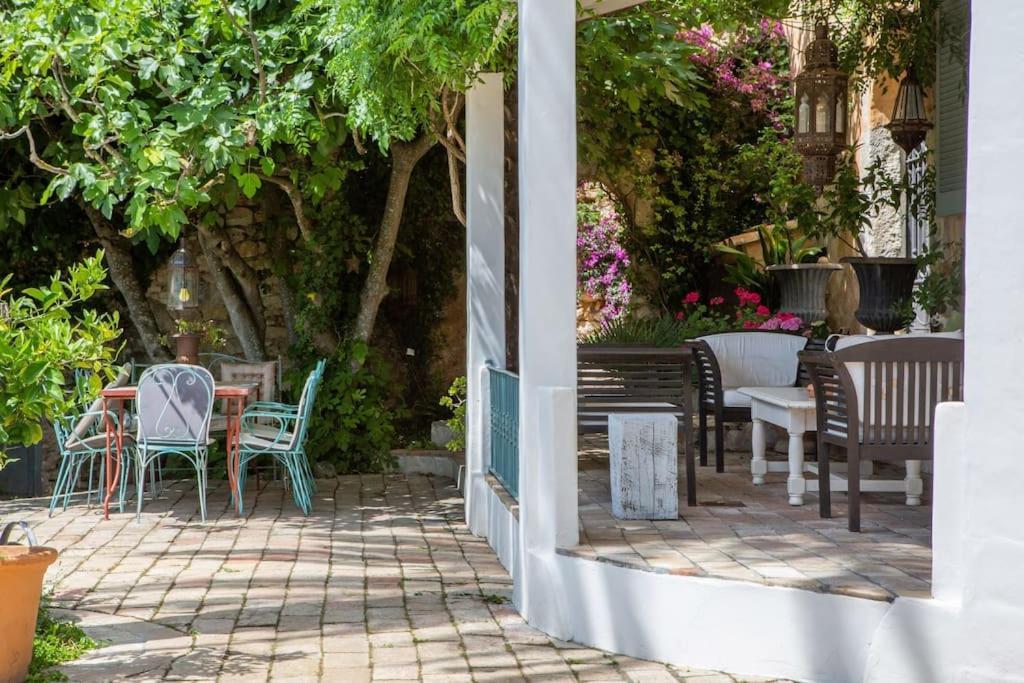 Sitges Hill Retreats-Masia Nur 22 Bedrooms Divided Over 9 Houses For Max 44 Guests Canyelles  Eksteriør bilde