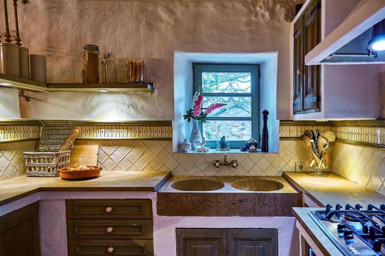 Sitges Hill Retreats-Masia Nur 22 Bedrooms Divided Over 9 Houses For Max 44 Guests Canyelles  Eksteriør bilde