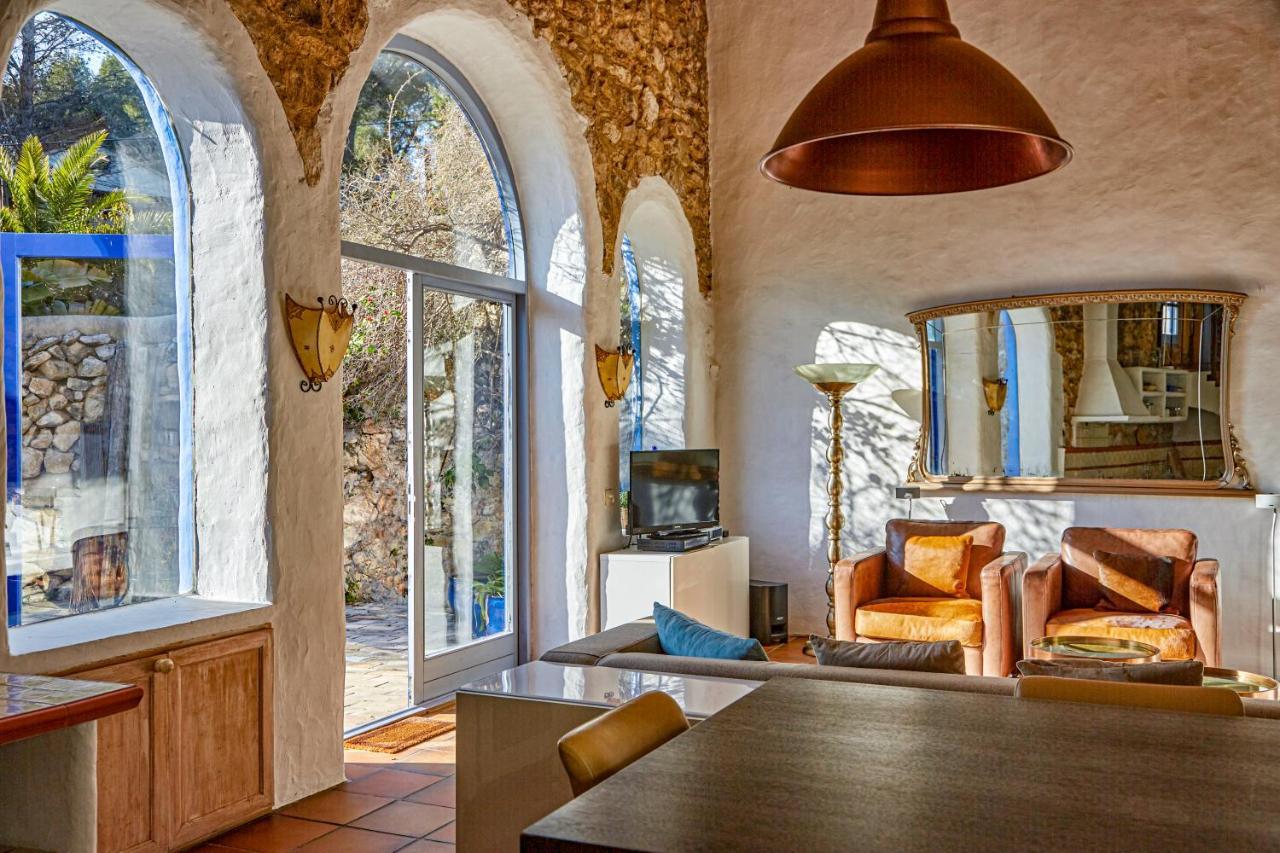Sitges Hill Retreats-Masia Nur 22 Bedrooms Divided Over 9 Houses For Max 44 Guests Canyelles  Eksteriør bilde