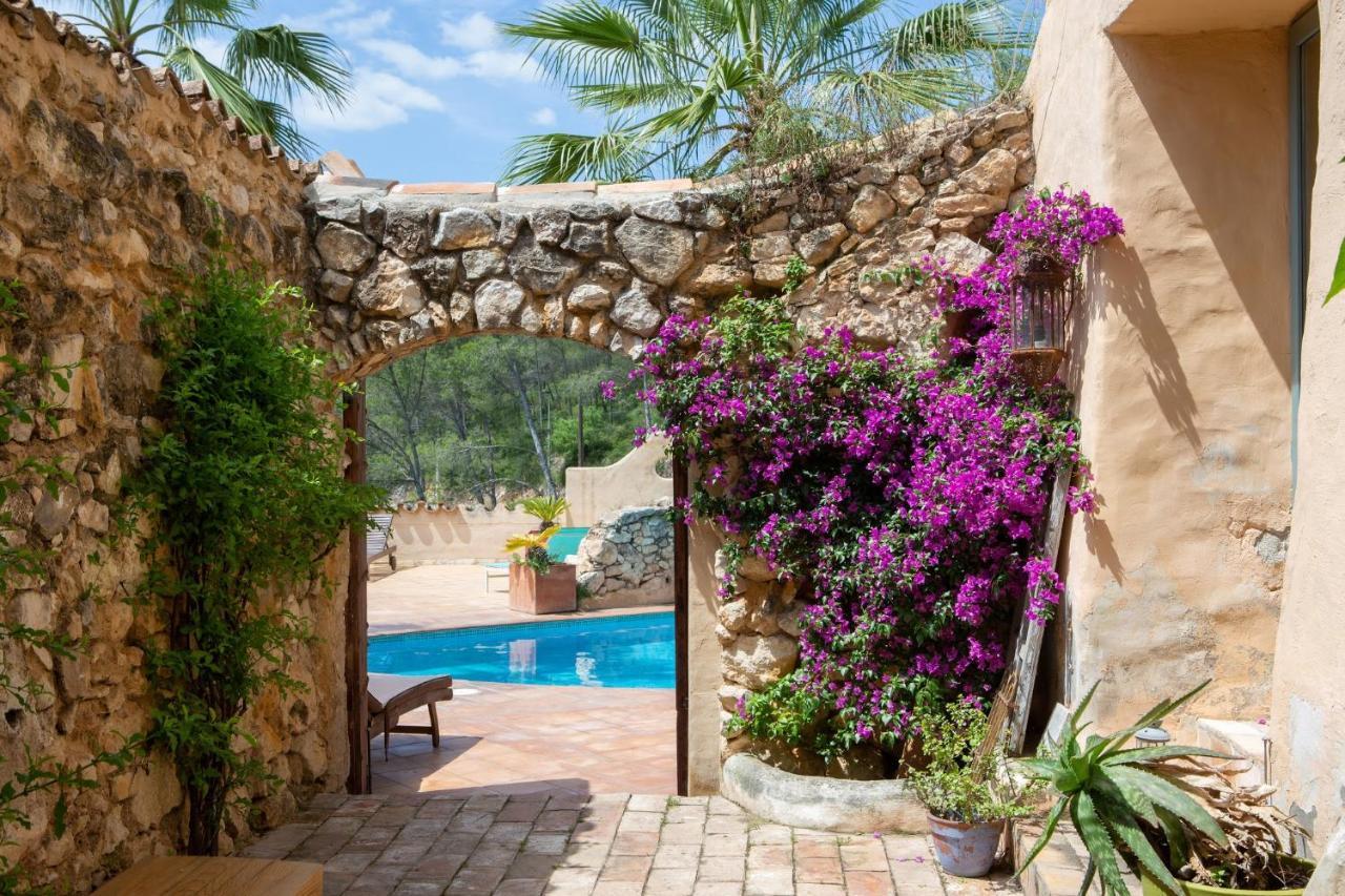 Sitges Hill Retreats-Masia Nur 22 Bedrooms Divided Over 9 Houses For Max 44 Guests Canyelles  Eksteriør bilde